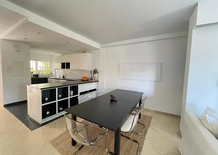 Enjoy In A Top Location Near The Beach *