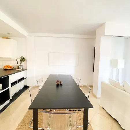 Enjoy In A Top Location Near The Beach Marbellac