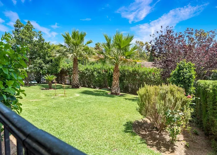 Enjoy In A Top Location Near The Beach *