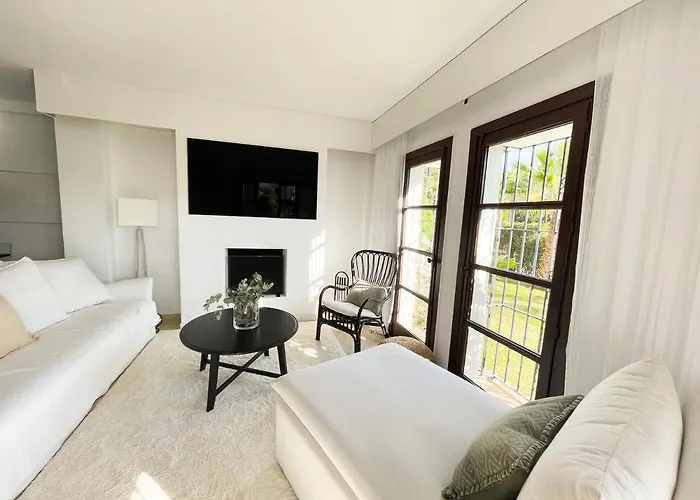 Enjoy In A Top Location Near The Beach Апартаменты *
